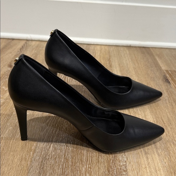 Michael Kors Size 10 Black Heels - Picture 12 of 12
